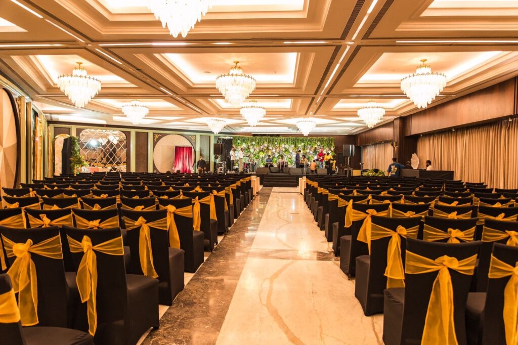 Banquet Hall For 100 to 200 Guests in Mumbai