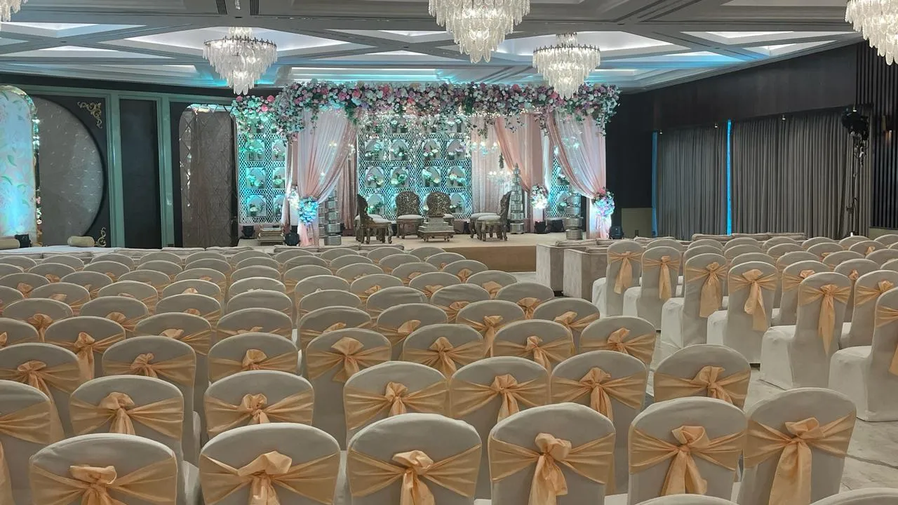banquet hall with a capacity 300